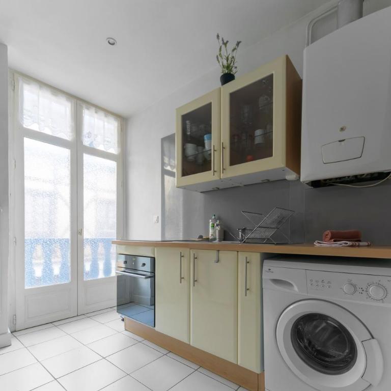 Le Besse - Appartement calme et lumineux en centre ville - Apartment mit 1 Schlafzimmer und Balkon - 17