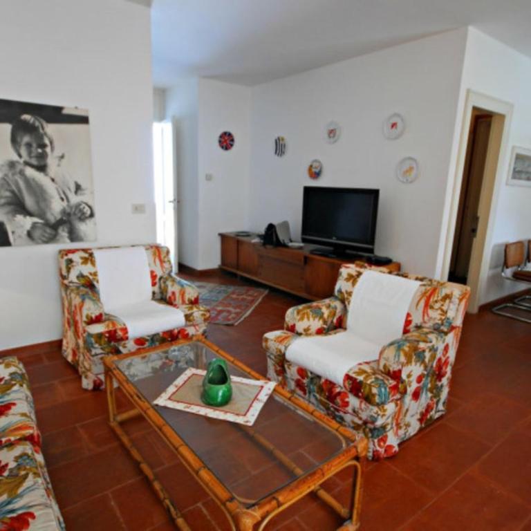 Seaside villa with private garden - Villa - 2