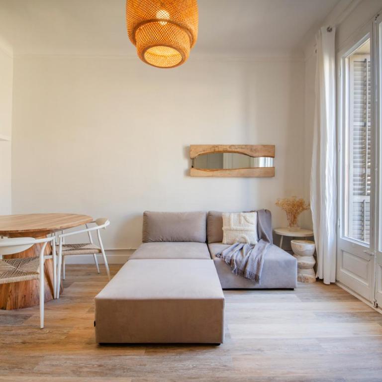 You Stylish Eixample Apartments - Three-Bedroom Apartment - 13