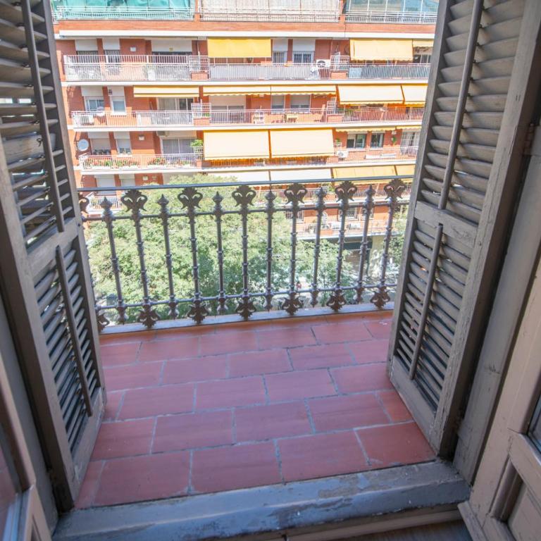You Stylish Eixample Apartments - Three-Bedroom Apartment - 3