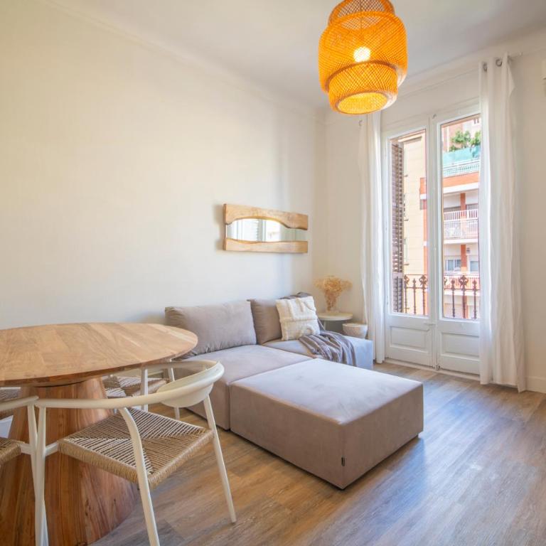 You Stylish Eixample Apartments - Three-Bedroom Apartment - 4