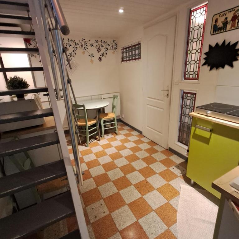 P'tite maison atypique avec terrasse - Casa con 1 Camera da Letto - 3