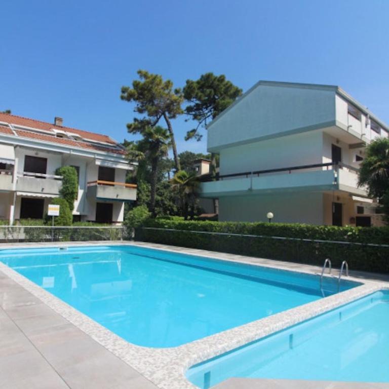 Relaxing villa with shared pool - Villa - 14