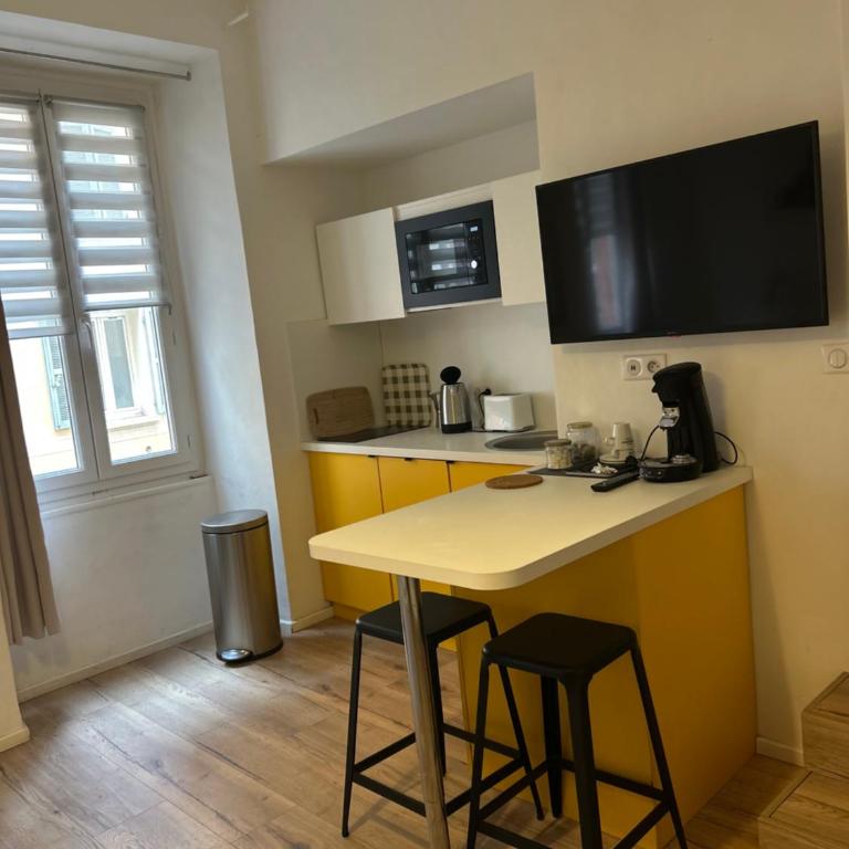 STUDIO rue pietonne Ajaccio - Studio - 3