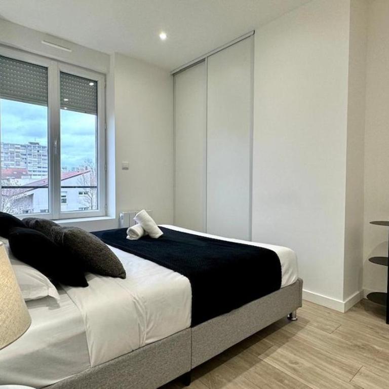 République - 2 Bedrooms - Skyscraper - Apartment mit 2 Schlafzimmern - 2
