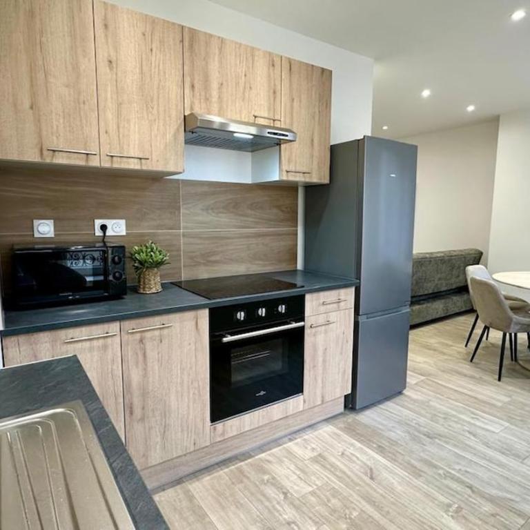 République - 2 Bedrooms - Skyscraper - Apartment mit 2 Schlafzimmern - 31