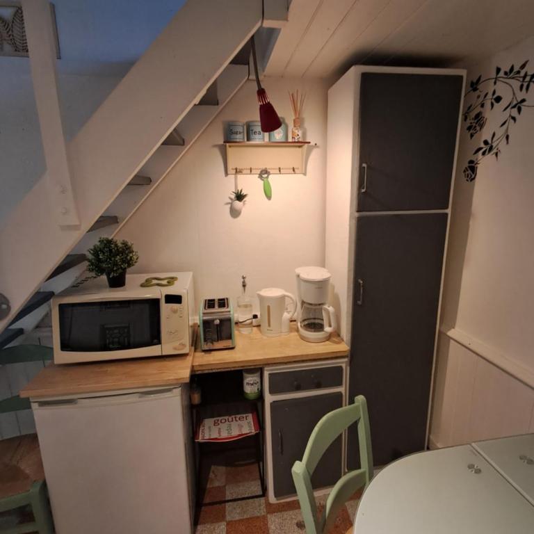 P'tite maison atypique avec terrasse - Casa con 1 Camera da Letto - 4