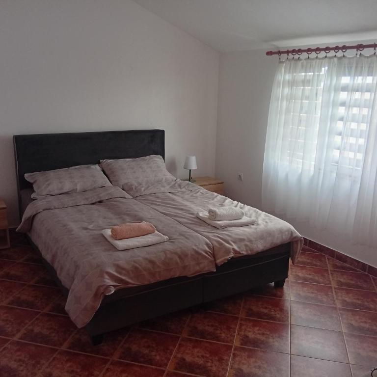Vladivostok Apartments - Two-Bedroom Apartment with Balcony and Sea View - 20