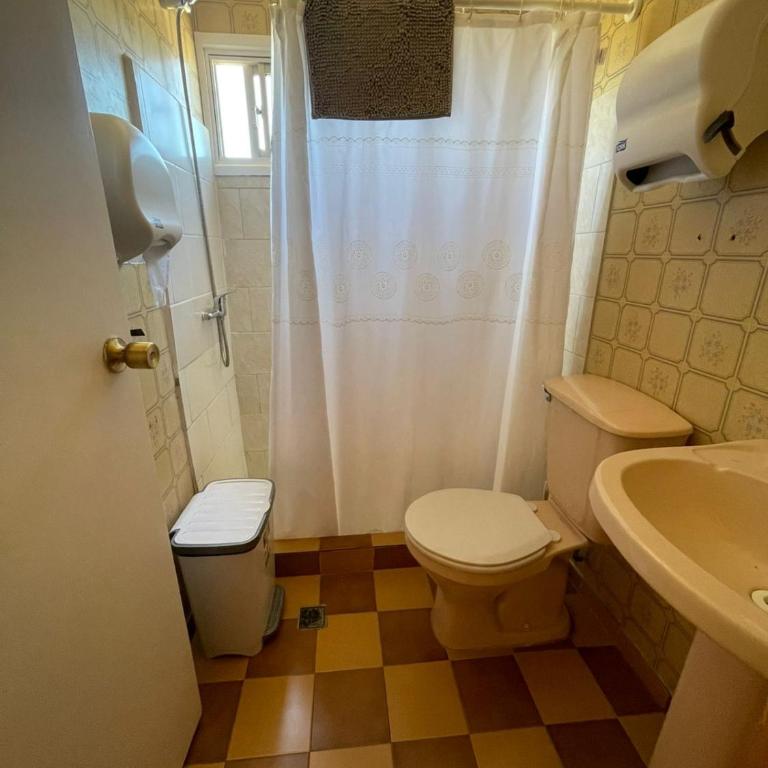Residencial Golden - Twin Room with Private External Bathroom - 6