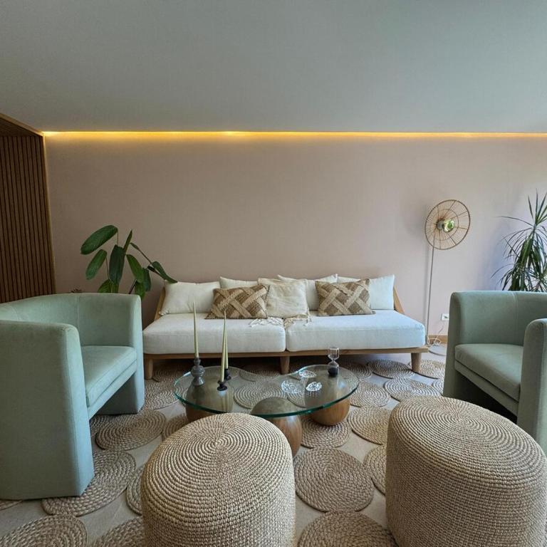 Arroyuelos - Three-Bedroom Apartment - 40