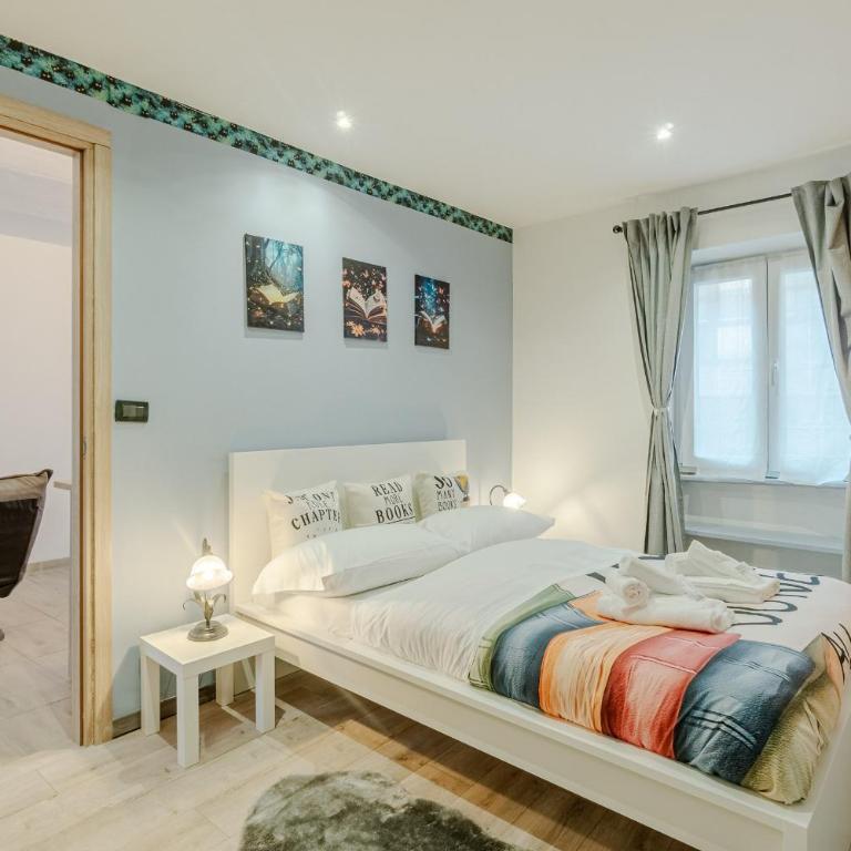 GuestHost - The Booklover Apartment - One-Bedroom Apartment - 1