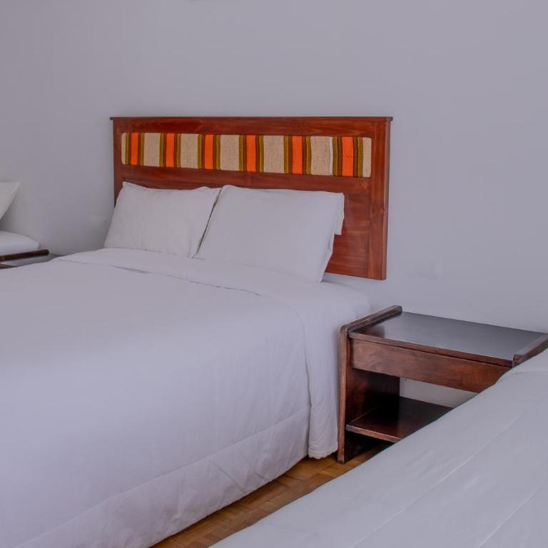 Real Hotel Huascaran - Habitación Cuádruple Clásica - 1