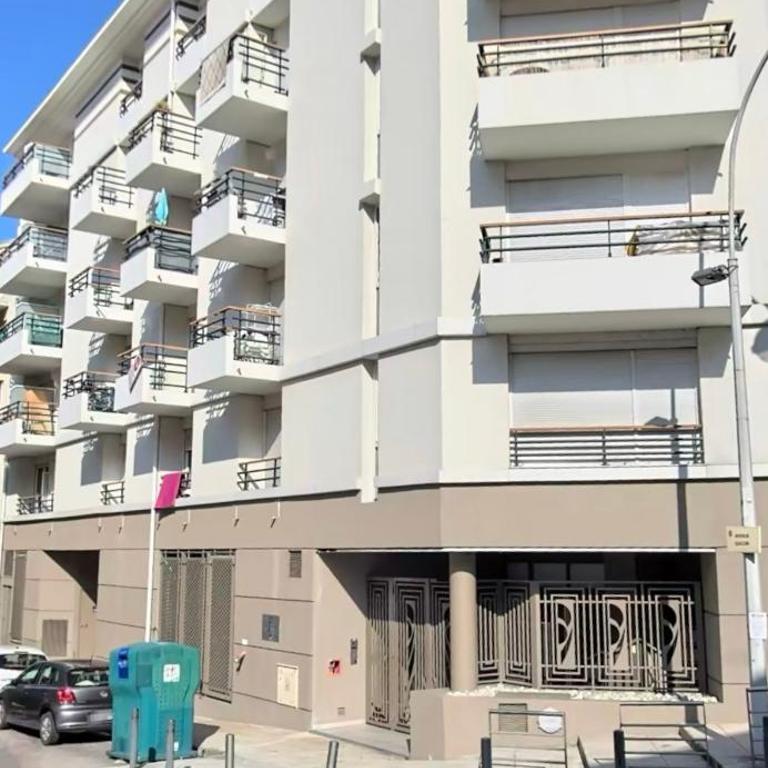 Nid douillet rénové et tramway à 1 min - Apartamento de 1 dormitorio - 2