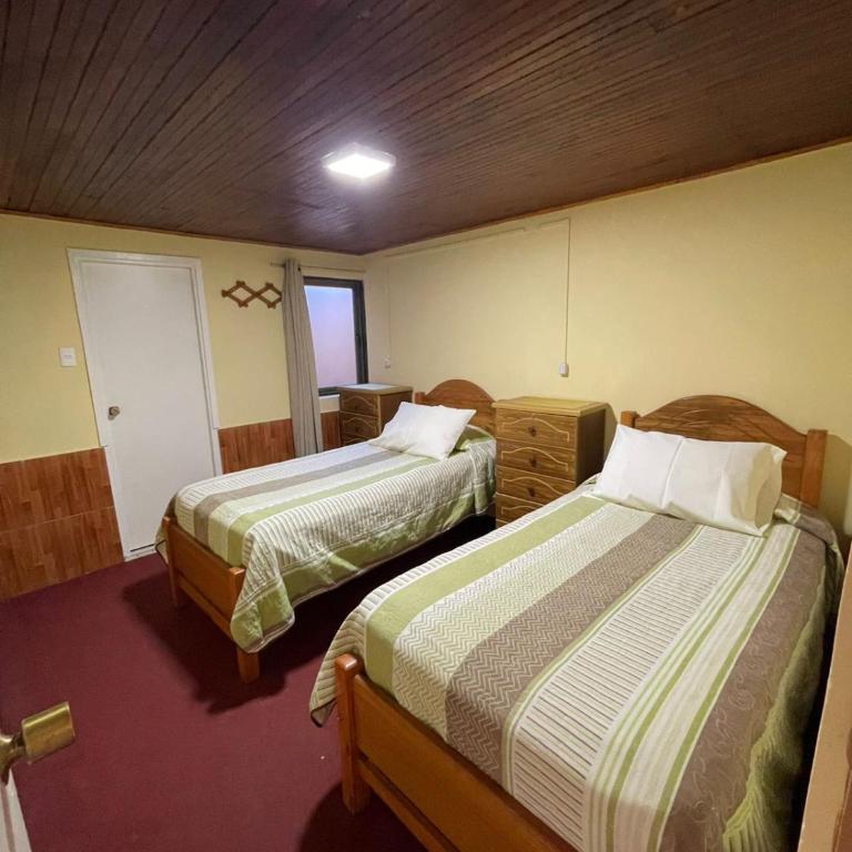 Residencial Golden - Twin Room with Private Bathroom - 1