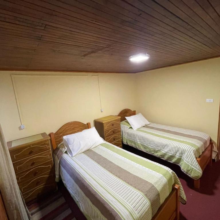 Residencial Golden - Twin Room with Private Bathroom - 2