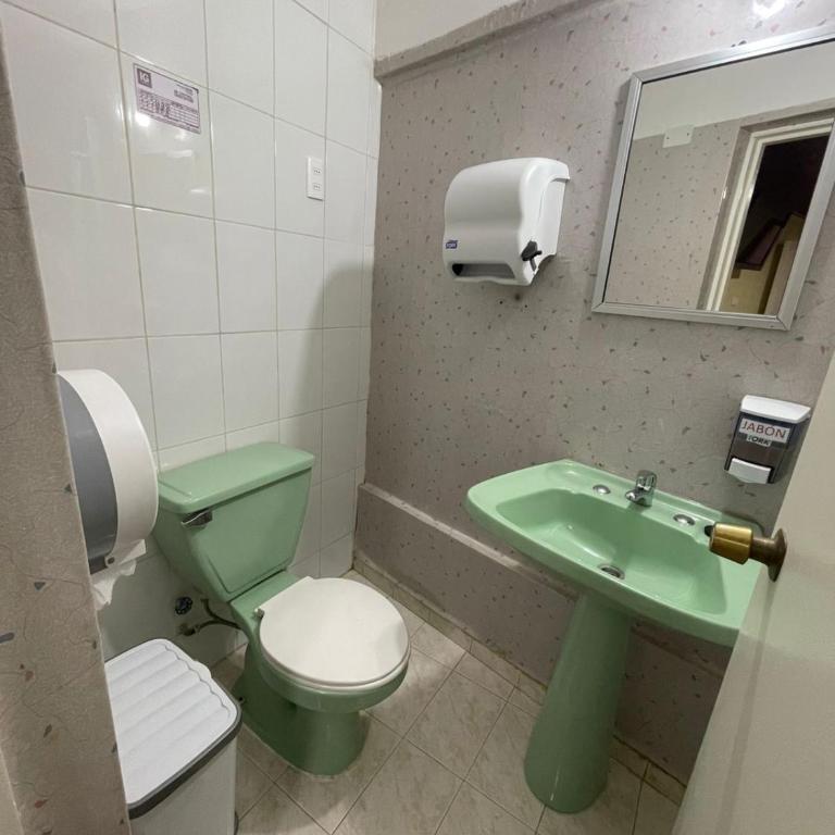 Residencial Golden - Twin Room with Private Bathroom - 3