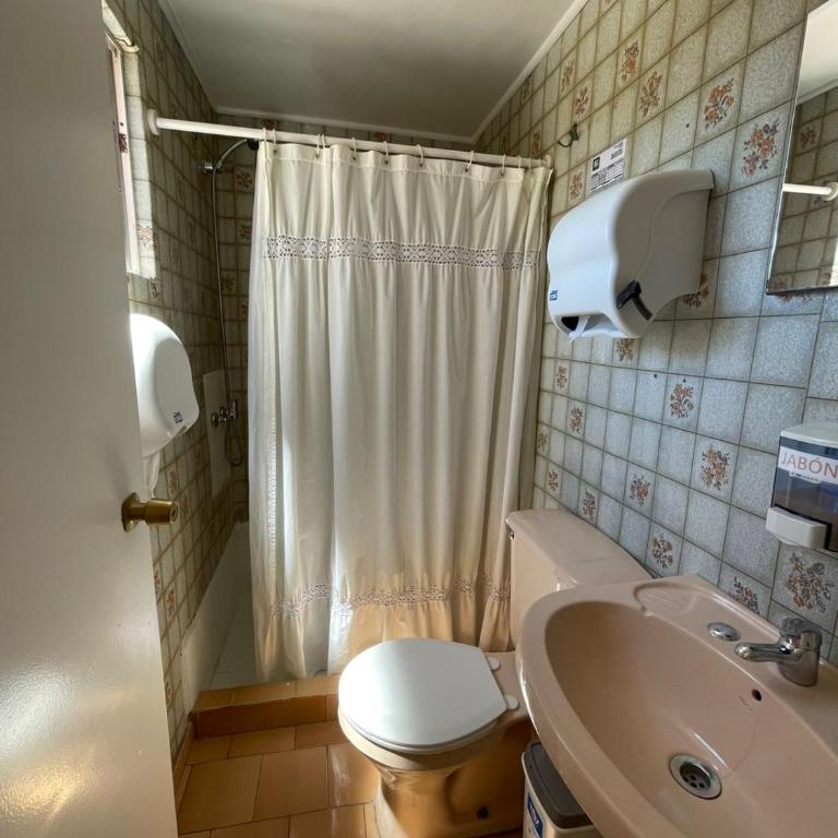 Residencial Golden - Twin Room with Private Bathroom - 5