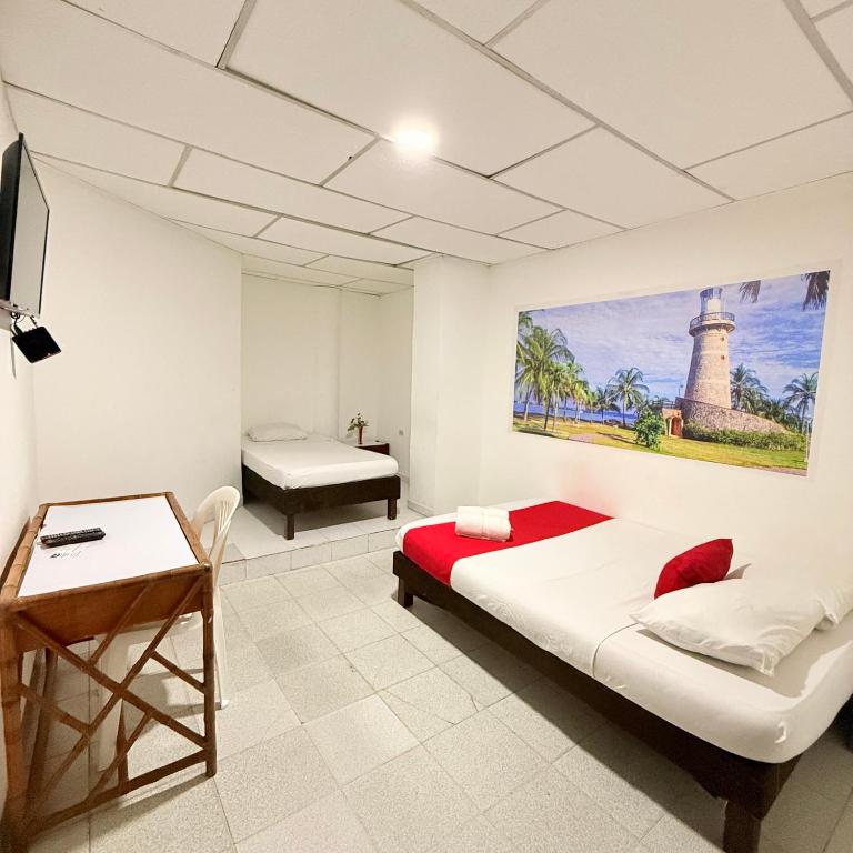 Hotel Toledo FL - Budget Triple Room - 3