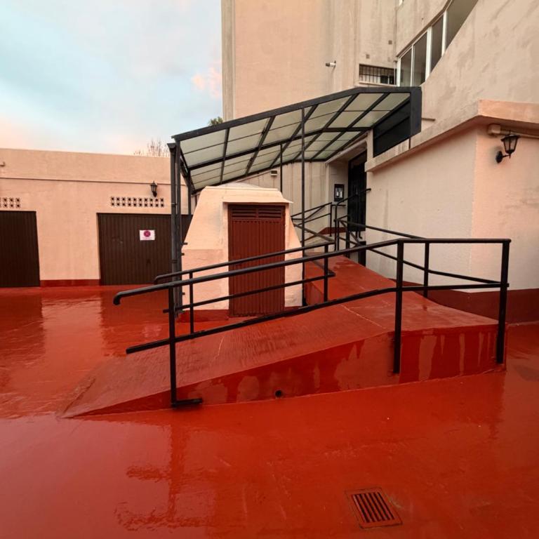 Moderno, con vistas y garaje a 100 metros de la playa - Apartamento de 2 dormitorios - 23