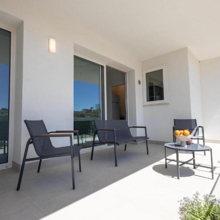 Residence Dara 409, 410 - Free Parking, Terrace, Wi-Fi, Air conditioning - One-Bedroom Superior Apartment - 1