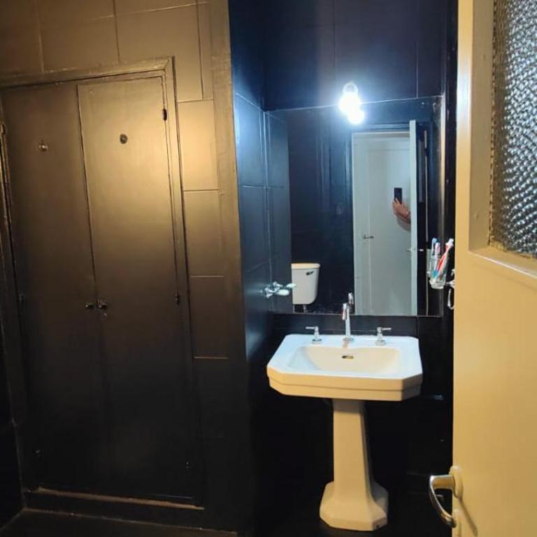 5 ambientes renovado con balcón y patio en el centro - Apartamento de 2 dormitorios - 13