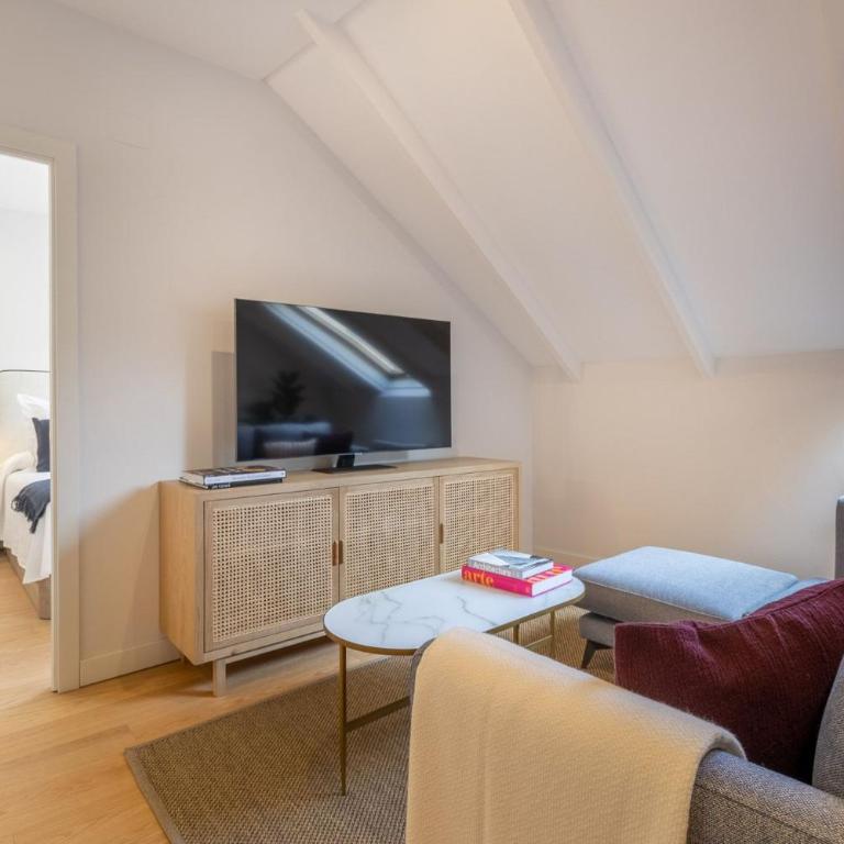 Charming Attic with Terrace in Las Letras - One-Bedroom Apartment - 3