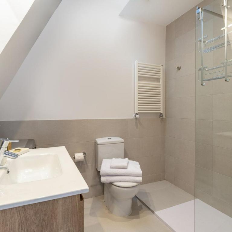 Charming Attic with Terrace in Las Letras - One-Bedroom Apartment - 11