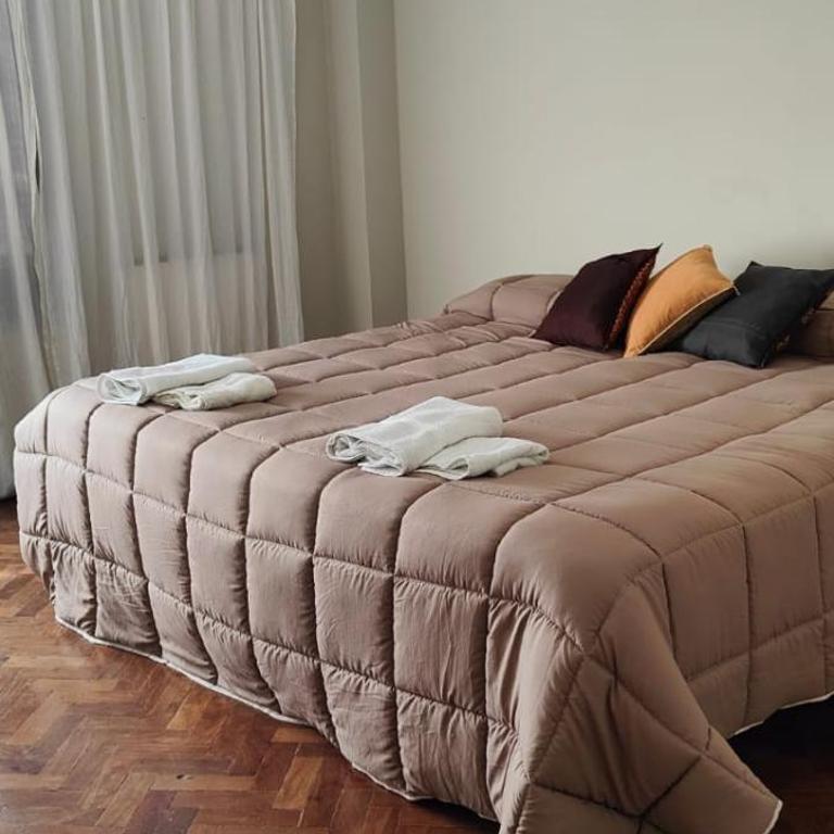 5 ambientes renovado con balcón y patio en el centro - Apartamento de 2 dormitorios - 6