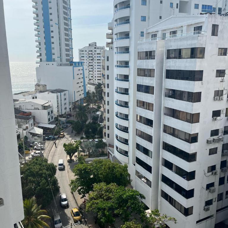 Apto en Edificio Centauro Ideal para tu estadia - Three-Bedroom Apartment - Oceanfront - 10