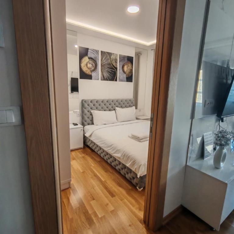 Sof Lux - One-Bedroom Apartment - 24