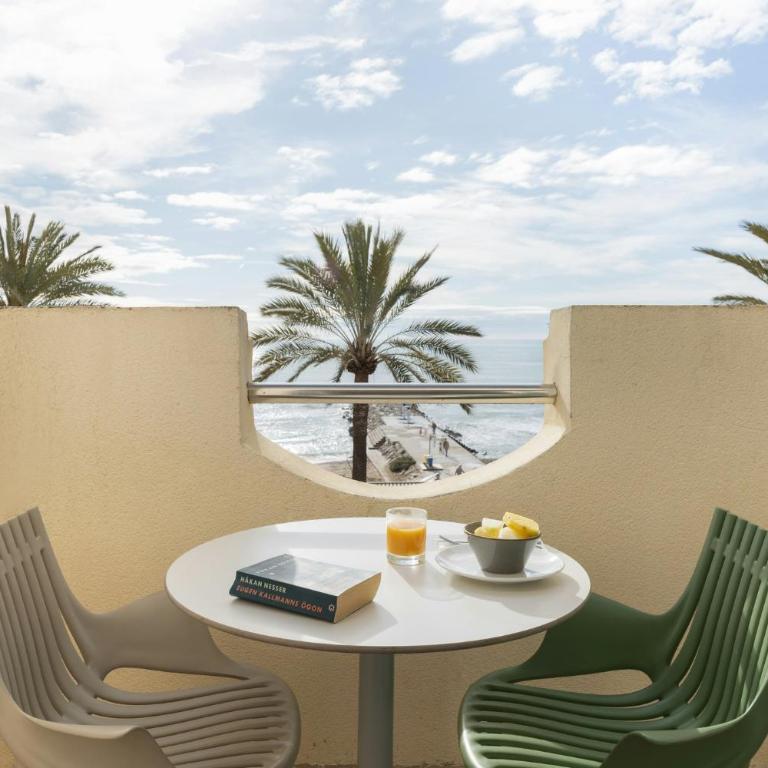 Sercotel Kalma Sitges - Habitación Doble Superior con balcón y vistas al mar - 2 camas - 6