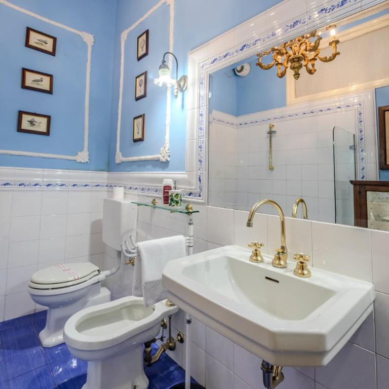 Casa Esvael - Historic Rooms in Verona City Center - Camera Matrimoniale/Doppia con Letti Singoli con Bagno Privato Esterno - 30