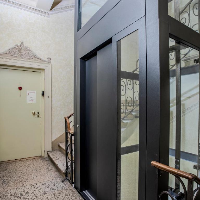 Casa Esvael - Historic Rooms in Verona City Center - Camera Matrimoniale/Doppia con Letti Singoli con Bagno Privato - 10