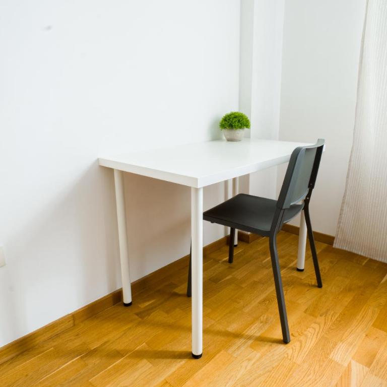 KEJ One Bedroom apartment-Free private parking-Fast Wi-Fi - Apartman sa 1 Spavaćom Sobom - 12