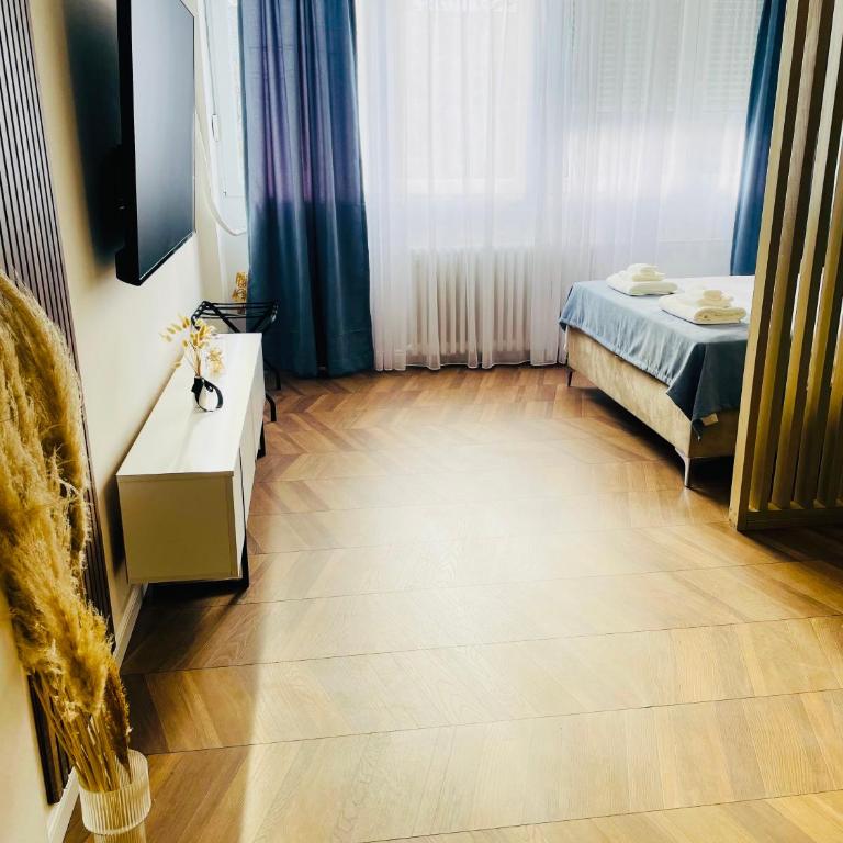 Fontana Lux Apartment - One-Bedroom Apartment - 8
