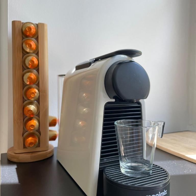 Bright modern studio, Nice Port, walk to tram and beach! - Appartement 1 Chambre - 42