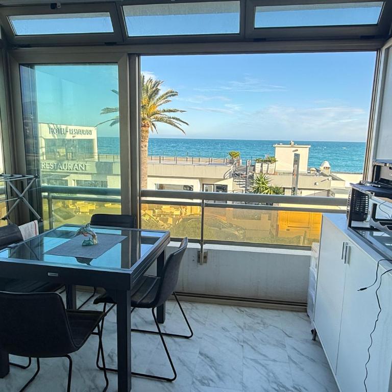 Studio Front de Mer - Vue Panoramique - Parking Privé - Clim & Plage - Studio mit Meerblick - 26