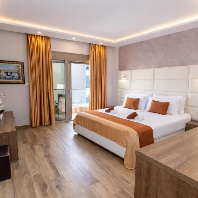 Hotel Butua Residence - Dvokrevetna Soba sa Bračnim Krevetom i Balkonom - 5