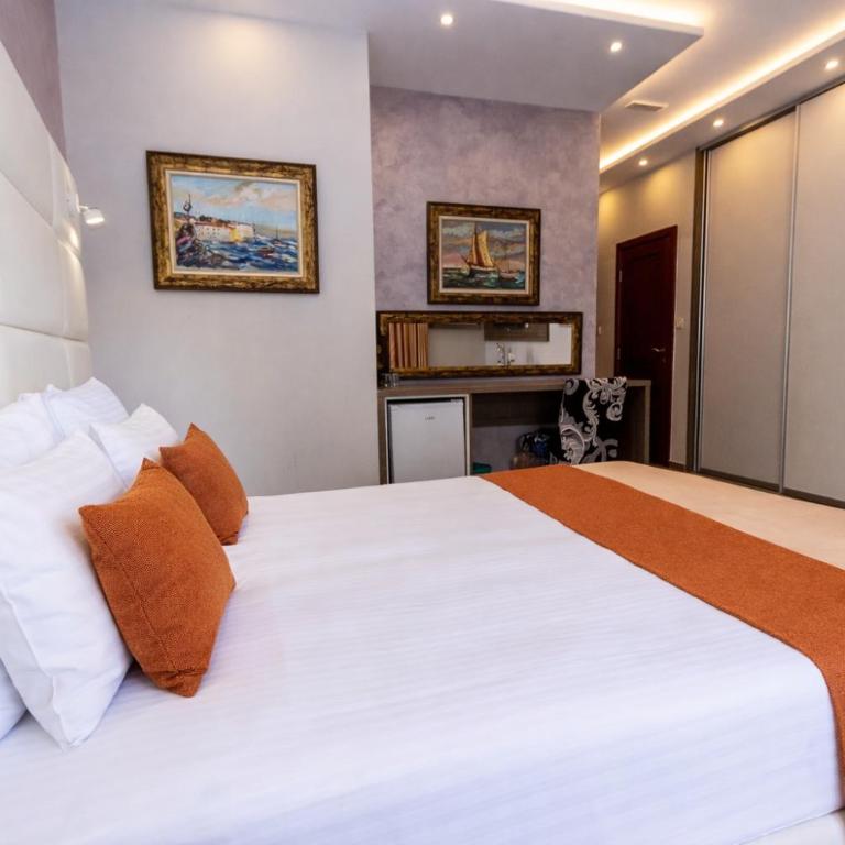 Hotel Butua Residence - Dvokrevetna Soba sa Bračnim Krevetom i Balkonom - 6