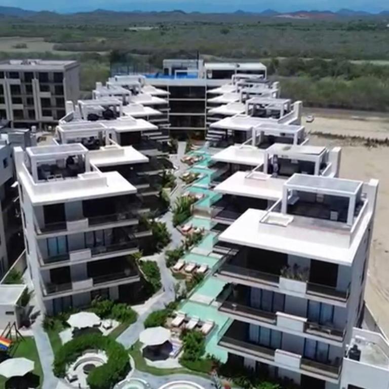 Beach Loft Style and Beach Heated Pool - One-Bedroom Apartment - 1