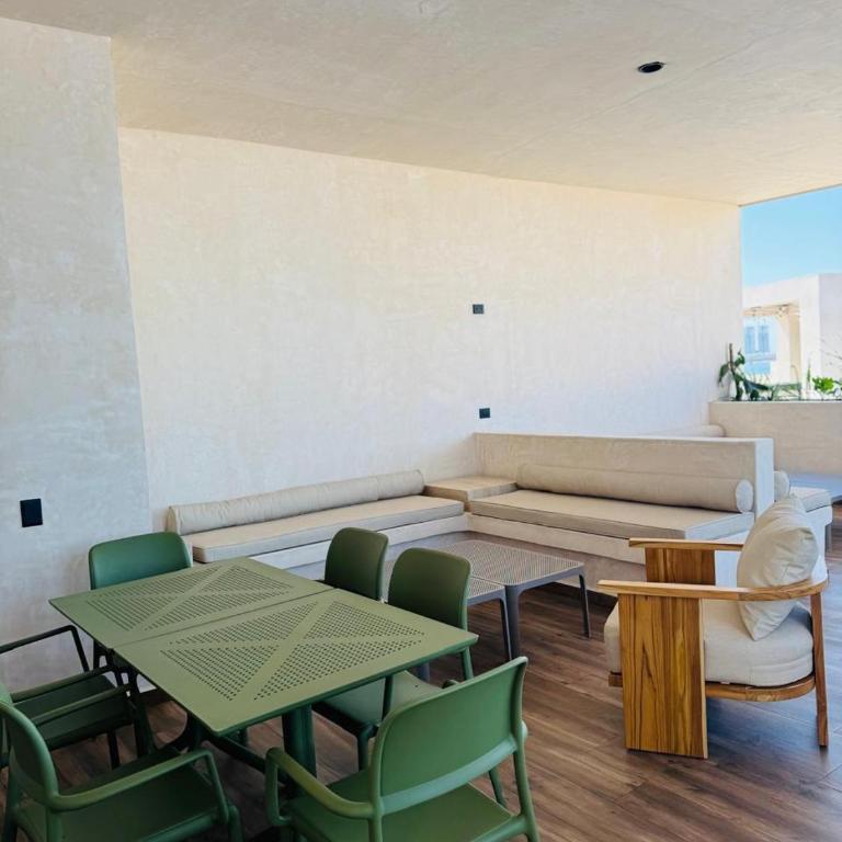 Beach Loft Style and Beach Heated Pool - One-Bedroom Apartment - 14