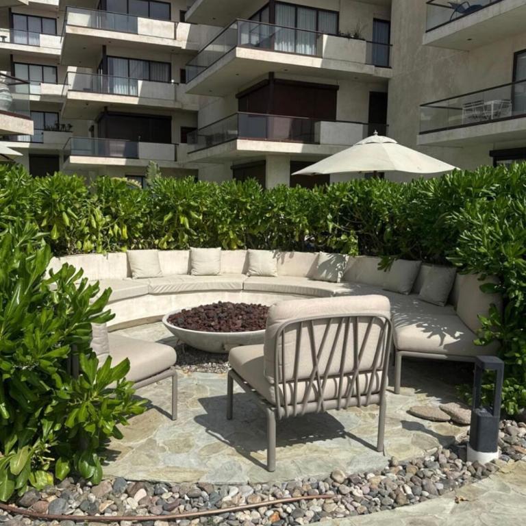 Beach Loft Style and Beach Heated Pool - One-Bedroom Apartment - 19