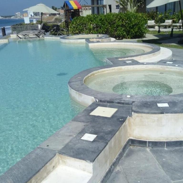 Beach Loft Style and Beach Heated Pool - One-Bedroom Apartment - 38