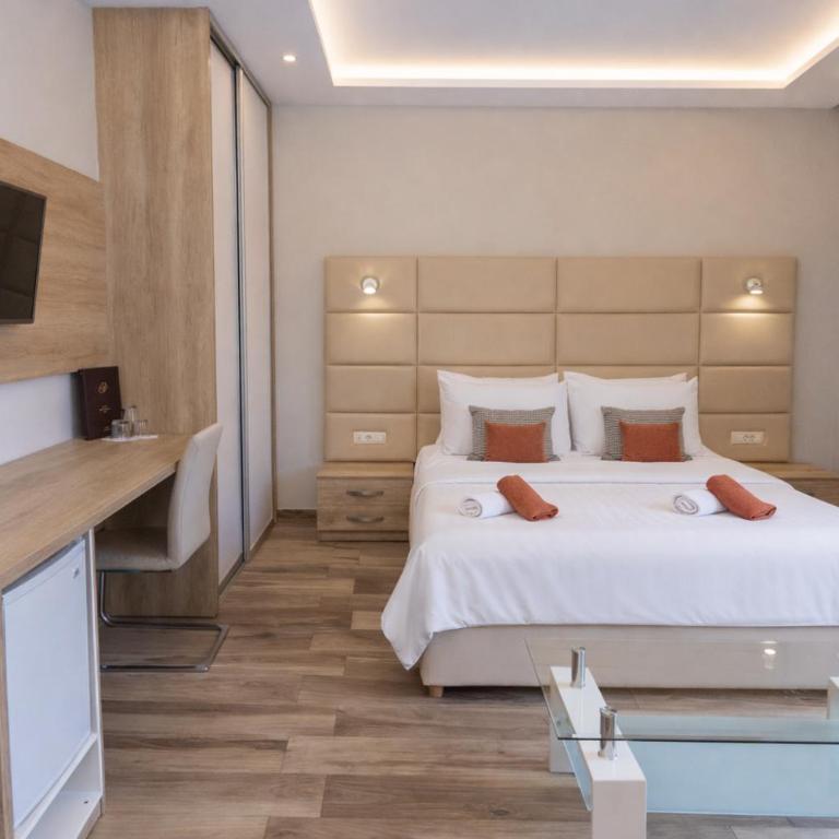 Hotel Butua Residence - Trokrevetna Soba sa Balkonom - 5