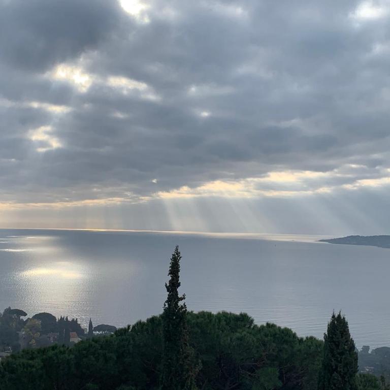 Villa Vue mer exceptionnelle golfe de saint -Tropez piscine 6ch 6 sdb 12 personnes - Villa - 42