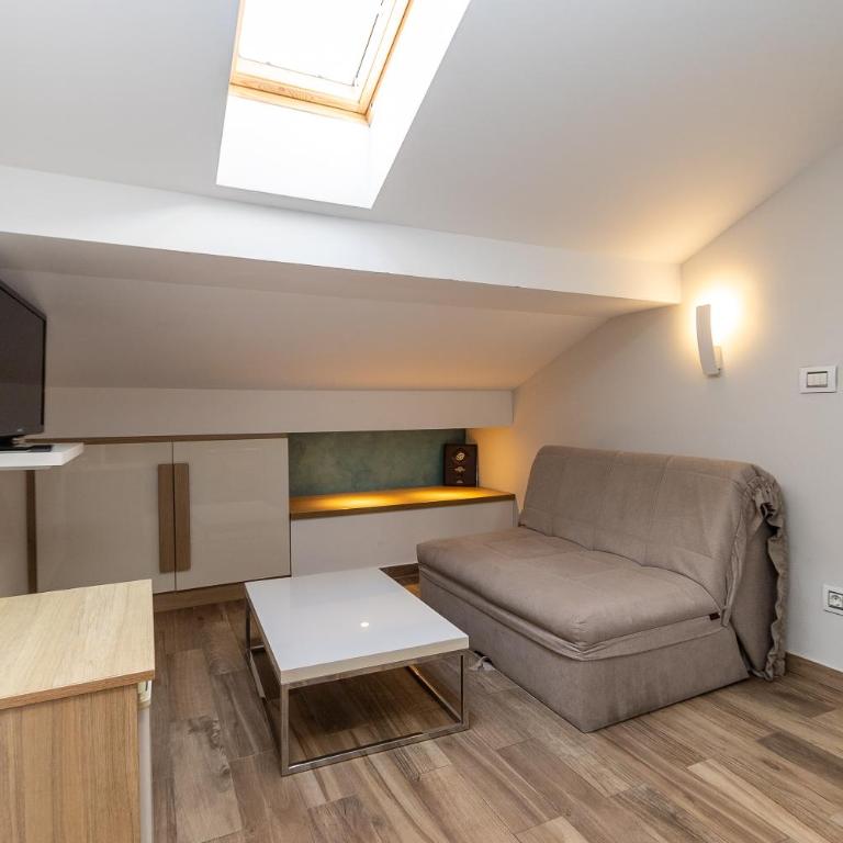 Hotel Butua Residence - Trokrevetna Soba - 5
