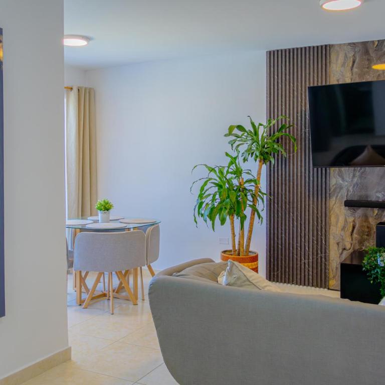 View 17, Modern, 5 min from Rafael Nuñez Airport - Two-Bedroom Deluxe Apartment with Ocean View - 76