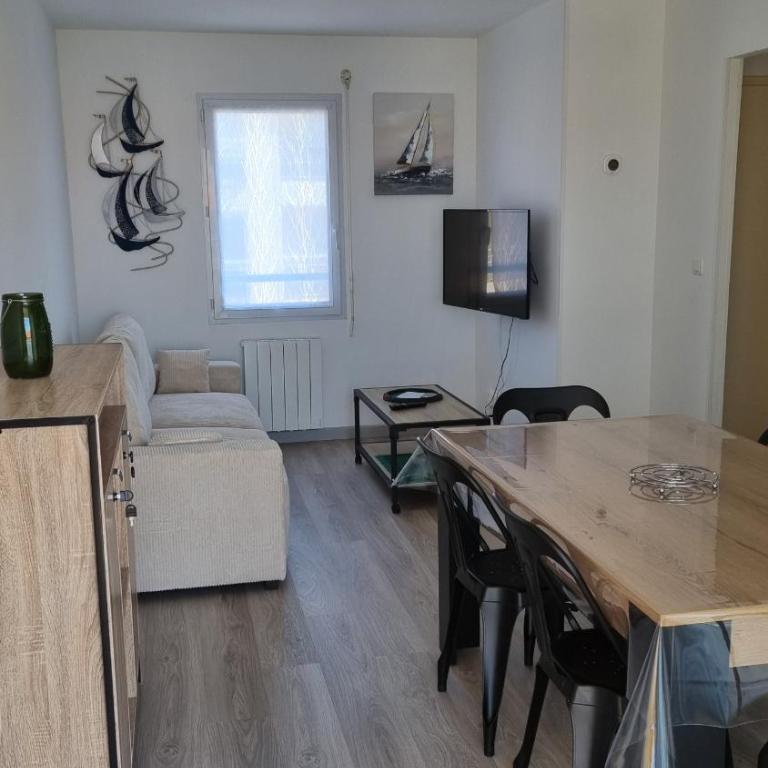 Le Hublot de la Place - Appartement avec Balcon - 1
