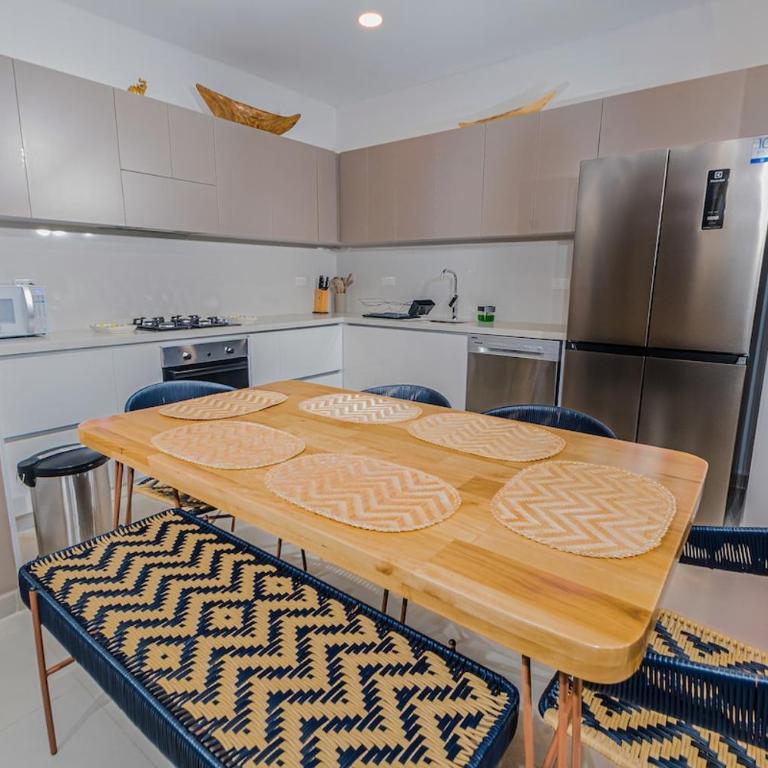 NEW!! Family-Friendly Modern 2BR/2BA • Steps to Beach - Two-Bedroom Apartment with Ocean View - 38