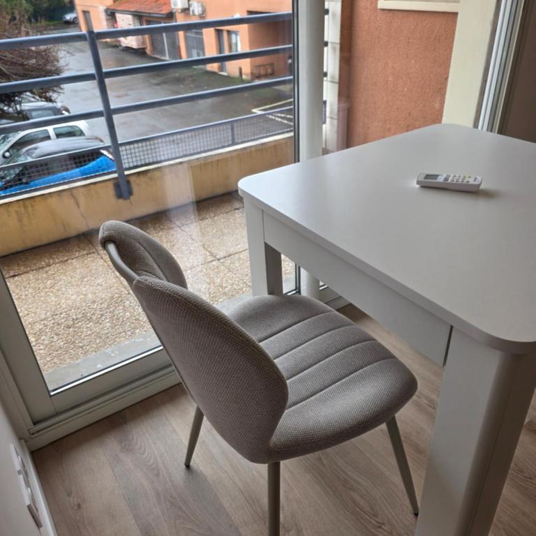 La nid douillet-parking-balcon-CHbM - Appartement 1 Chambre - 7